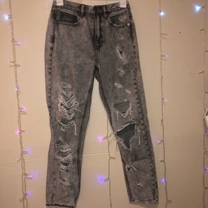 American Eagle High Rise Mom Jeans
